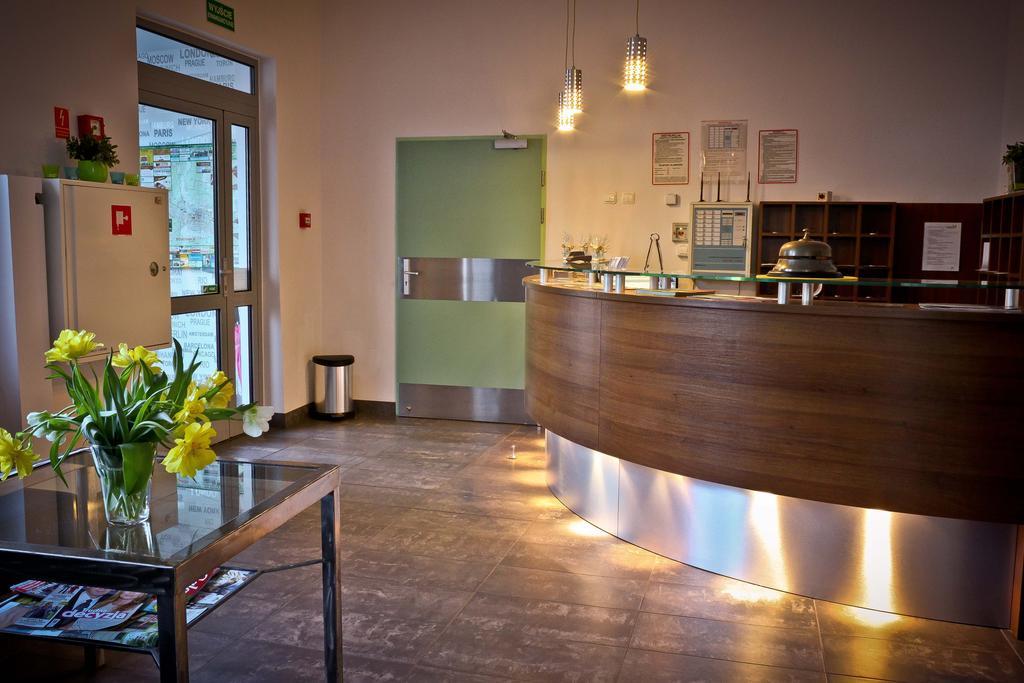 Hostel24 Bed&Breakfast Bydgoszcz Exterior foto